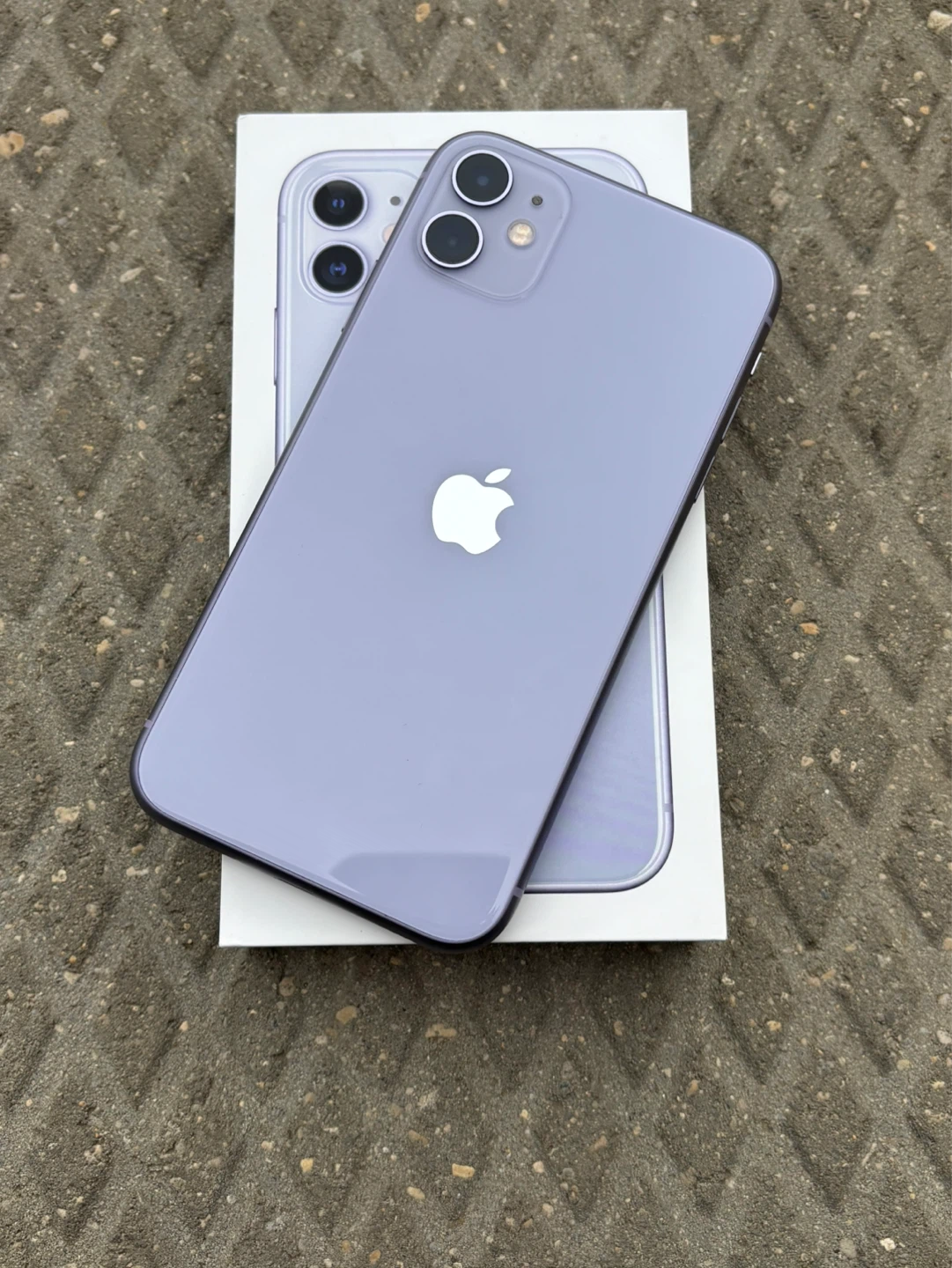 Apple iPhone 11 - 128GB Unlocked Purple - photo 3