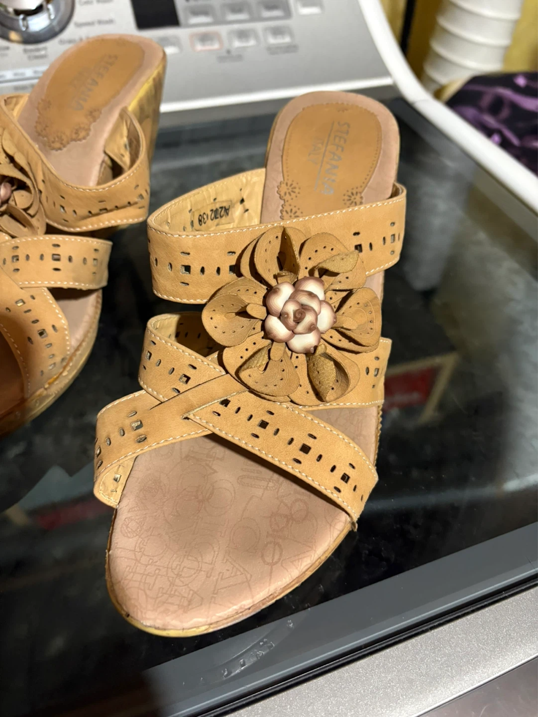 Women’s  Sandals Size 8 $5 firm - photo 2