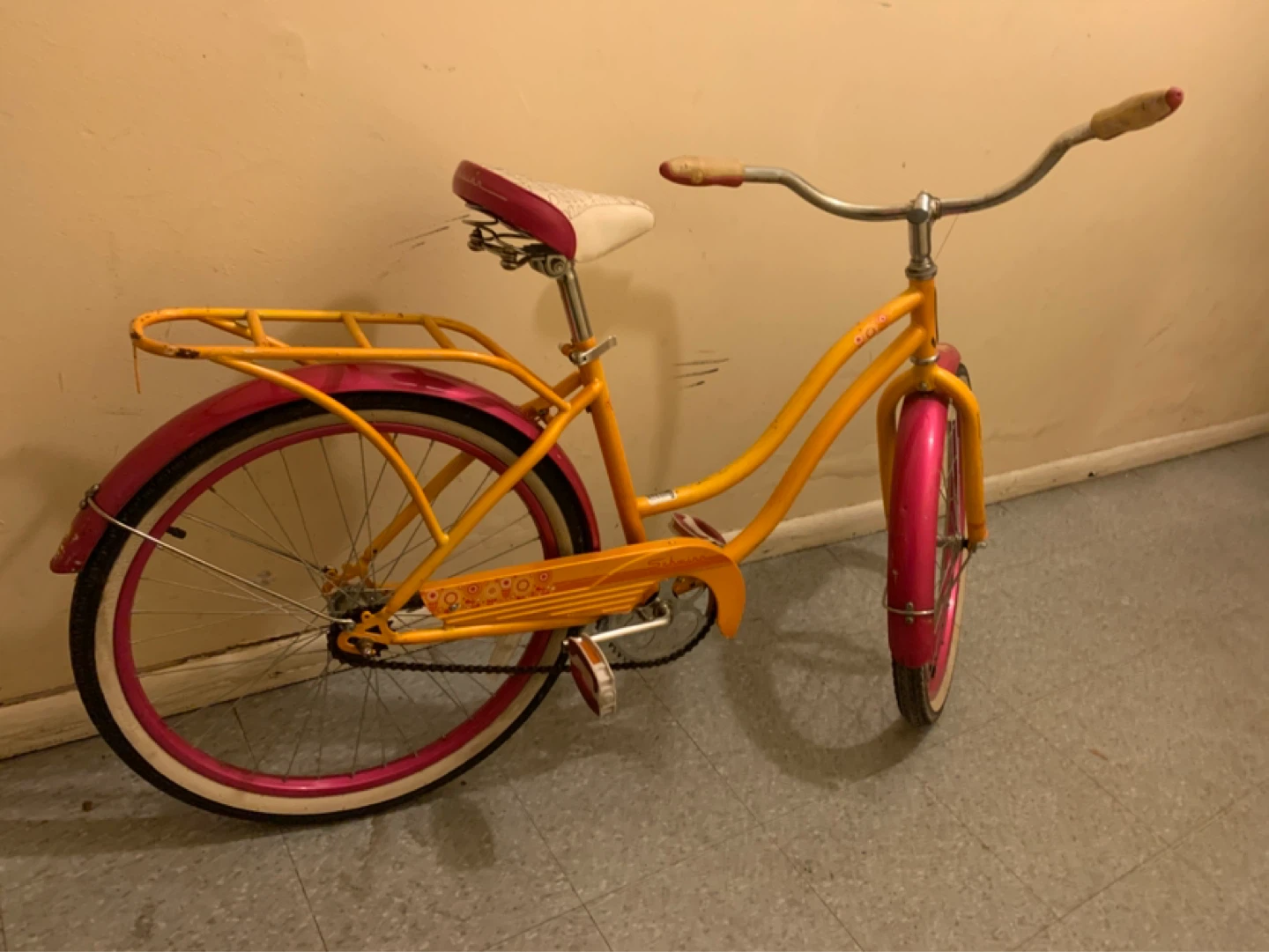 Schwinn cruiser bike