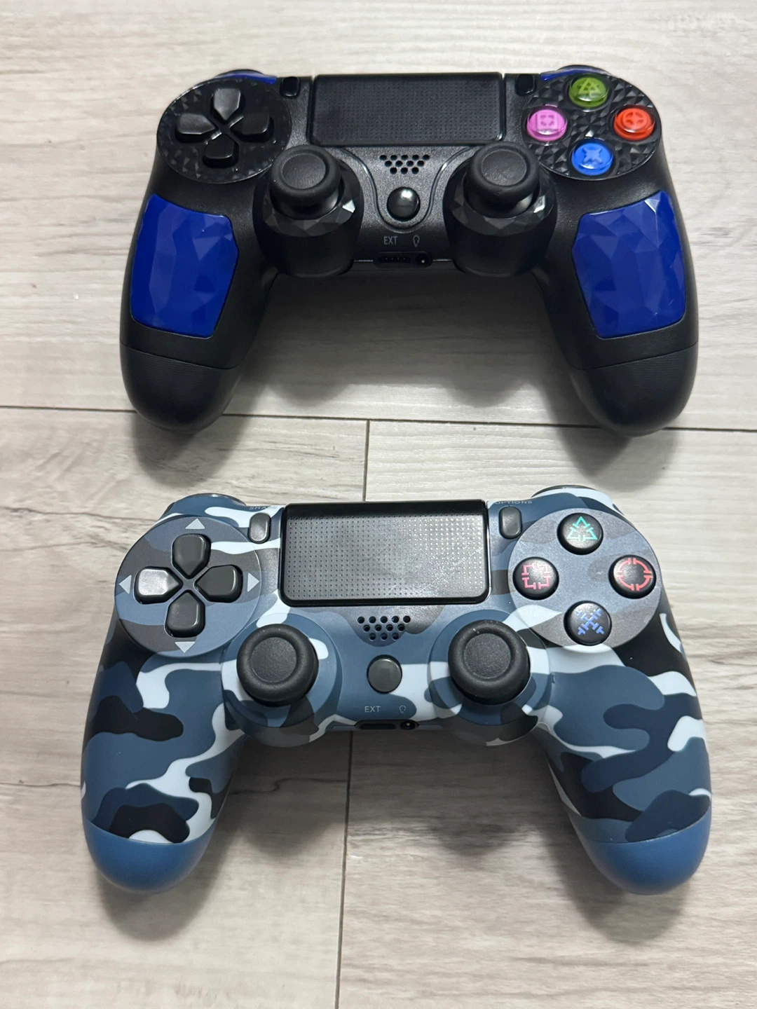 2x Wireless Game Controllers for PS4