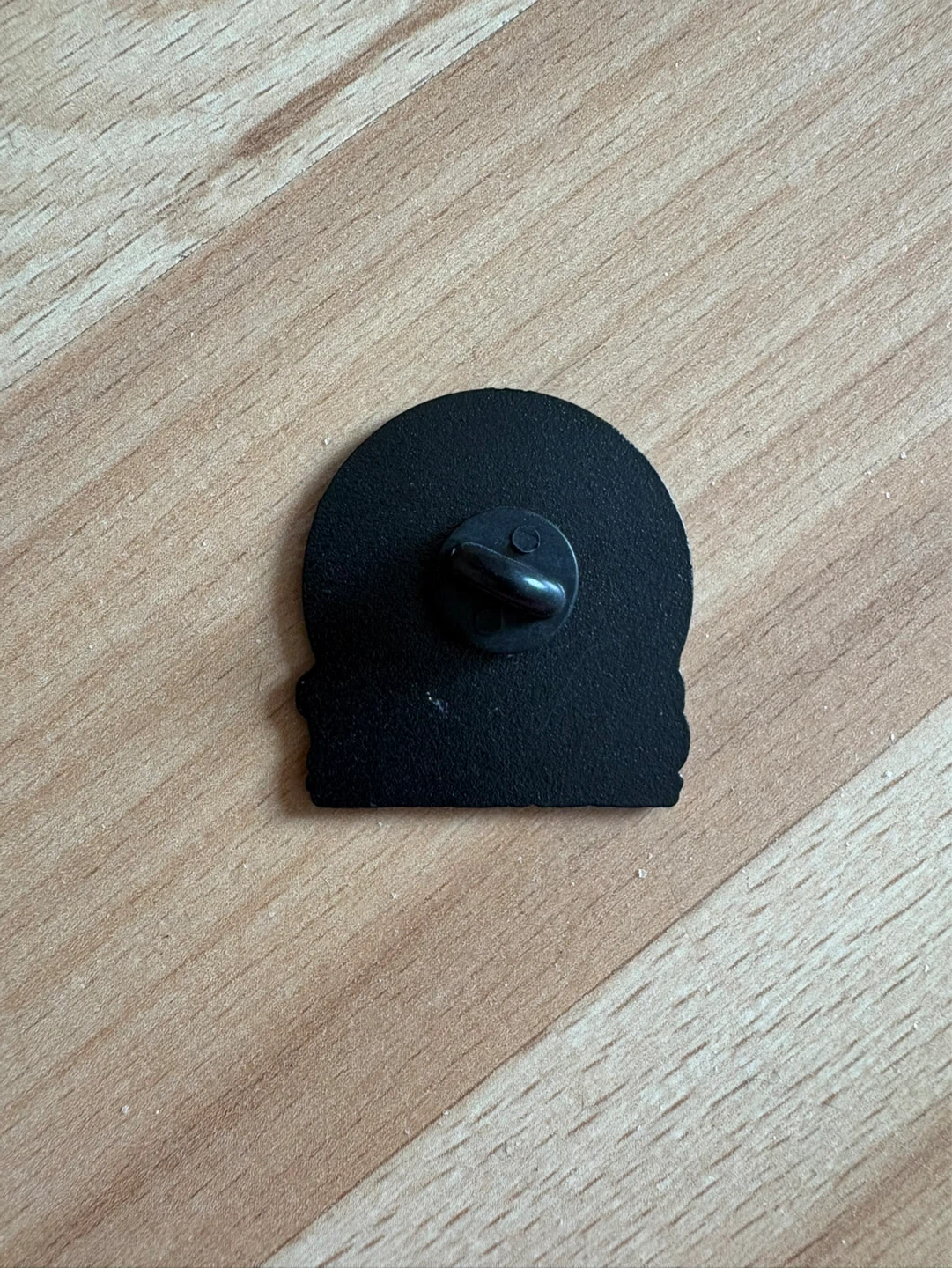 “Oh, Look! Nobody Gives a Sh**” Enamel Pin - photo 2