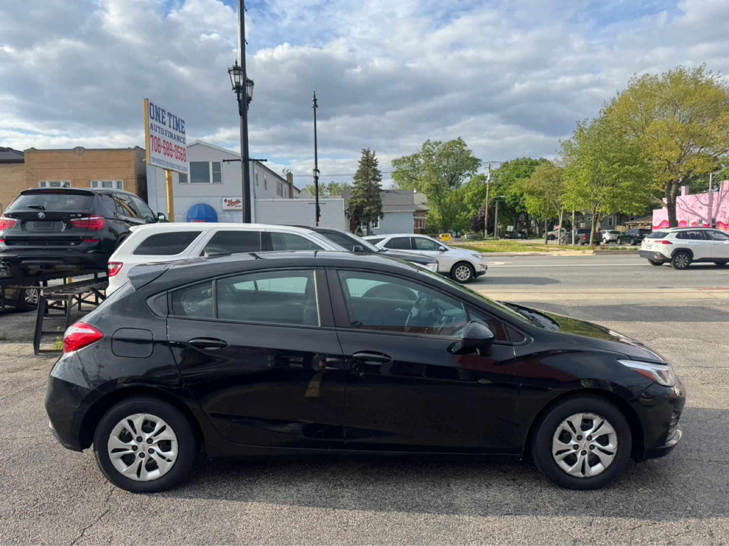 2019 Chevrolet Cruze · LS Hatchback 4D - photo 2