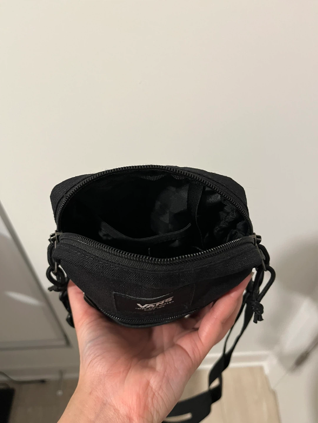 Vans Bail Black Crossbody/Shoulder Bag - photo 2