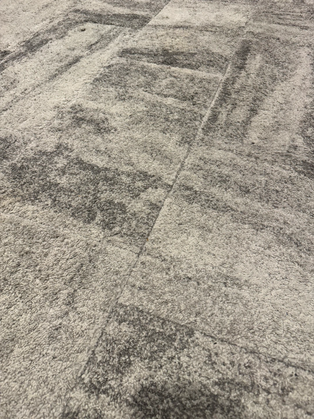 5x7 Grey Area Rug – Freshly Deep Cleaned - photo 3