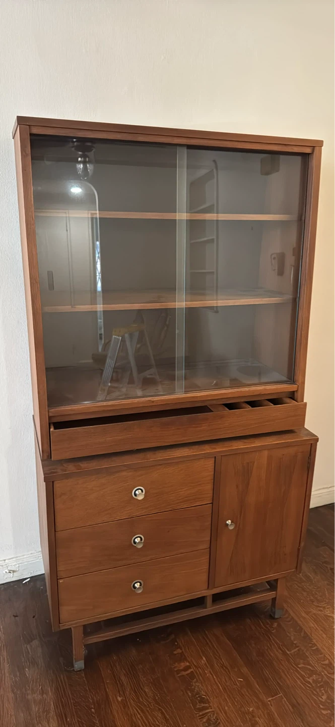 Stanley Distinctive Furniture Mid Century Modern Hutch