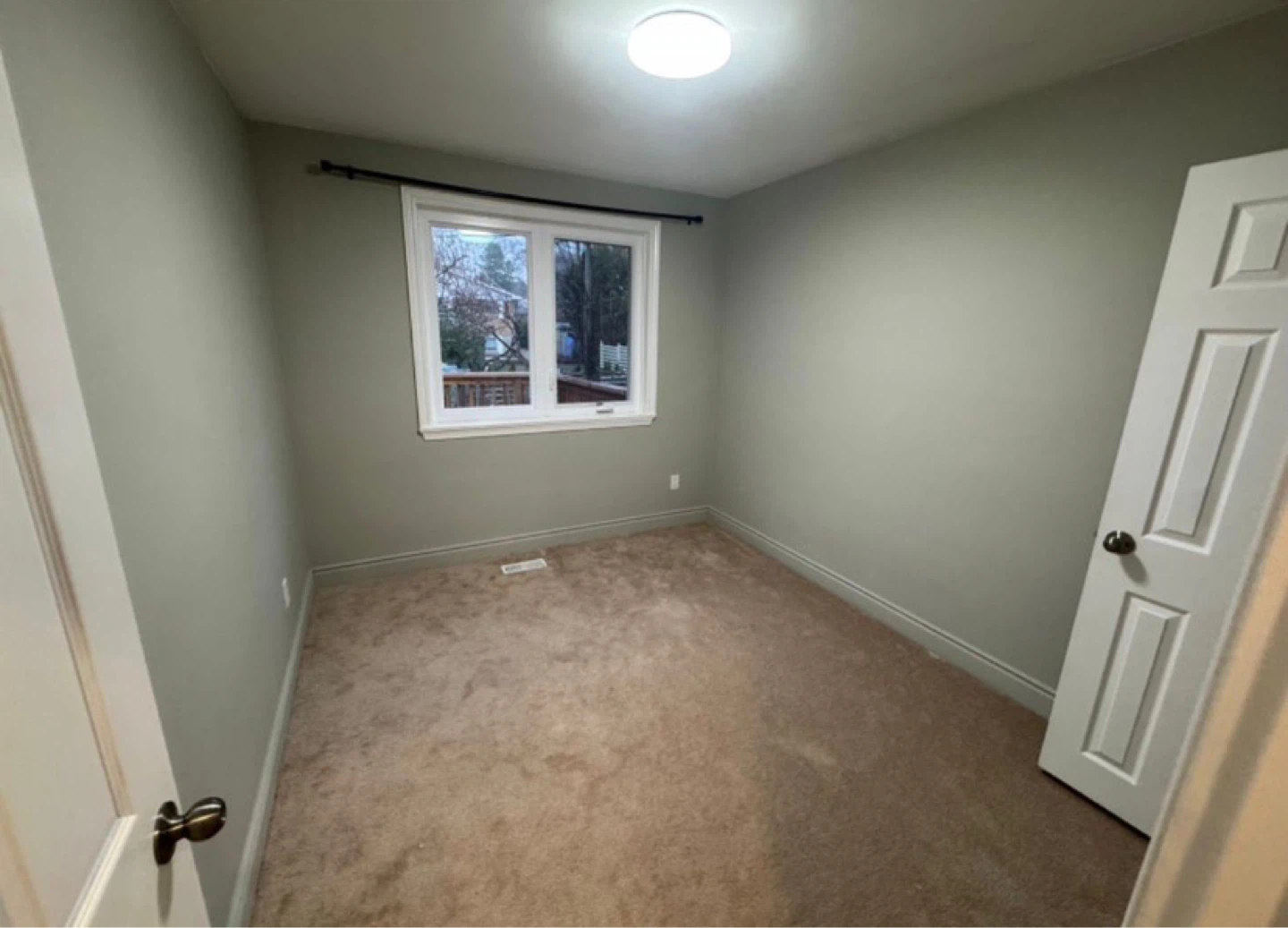 2 bedroom Apartment in north york for rent - photo 3