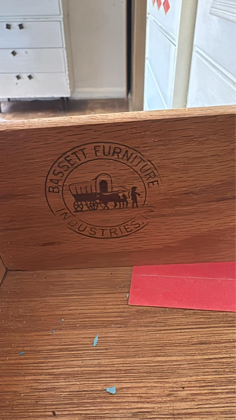 Vintage Bassett Furniture Industries Dresser - photo 2