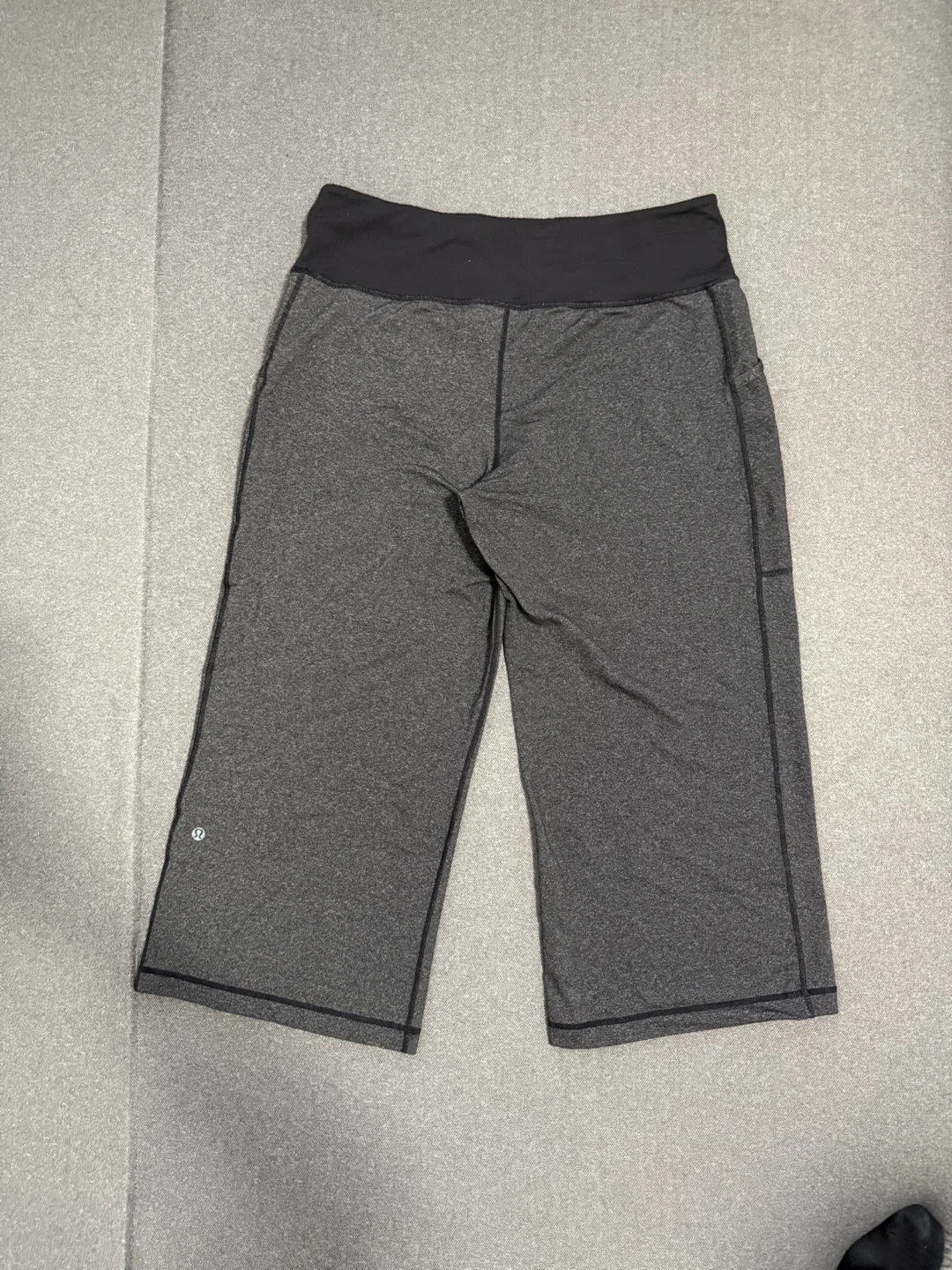Lululemon Charcoal Grey Athletic Capris with Pockets - photo 2