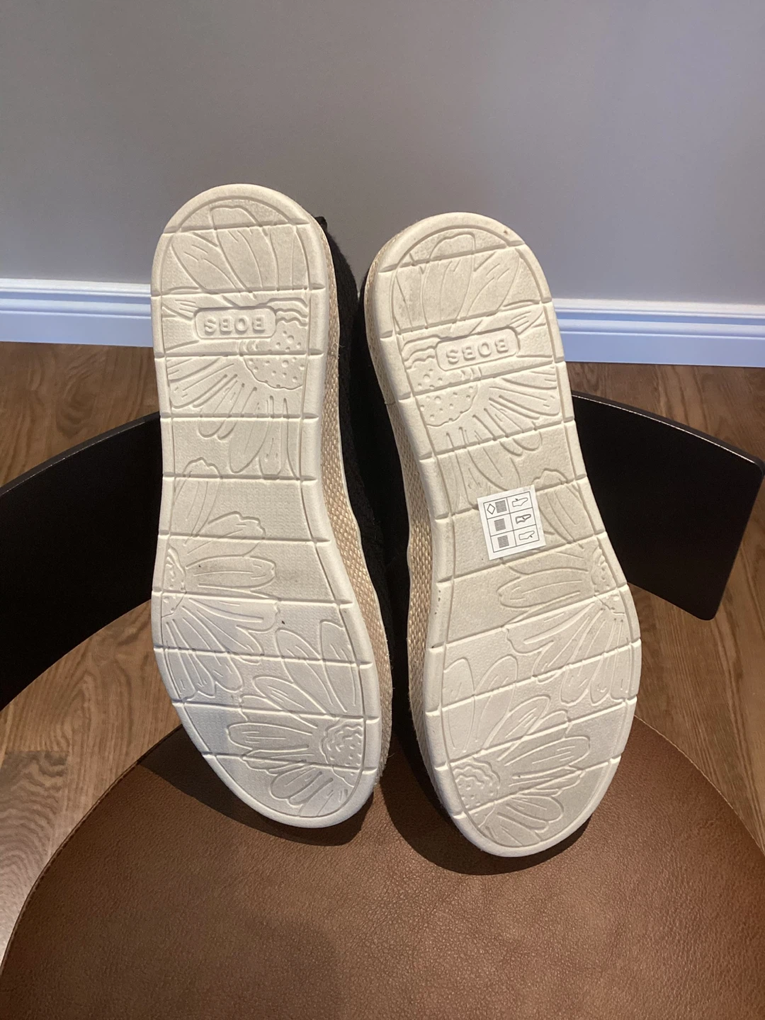 LADIES BRAND NEW SIZE 8 SKECHERS (SEE LISTING) - photo 2