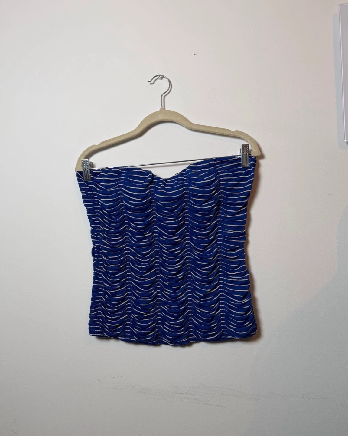 Y2K Blue and White Striped Strapless Top