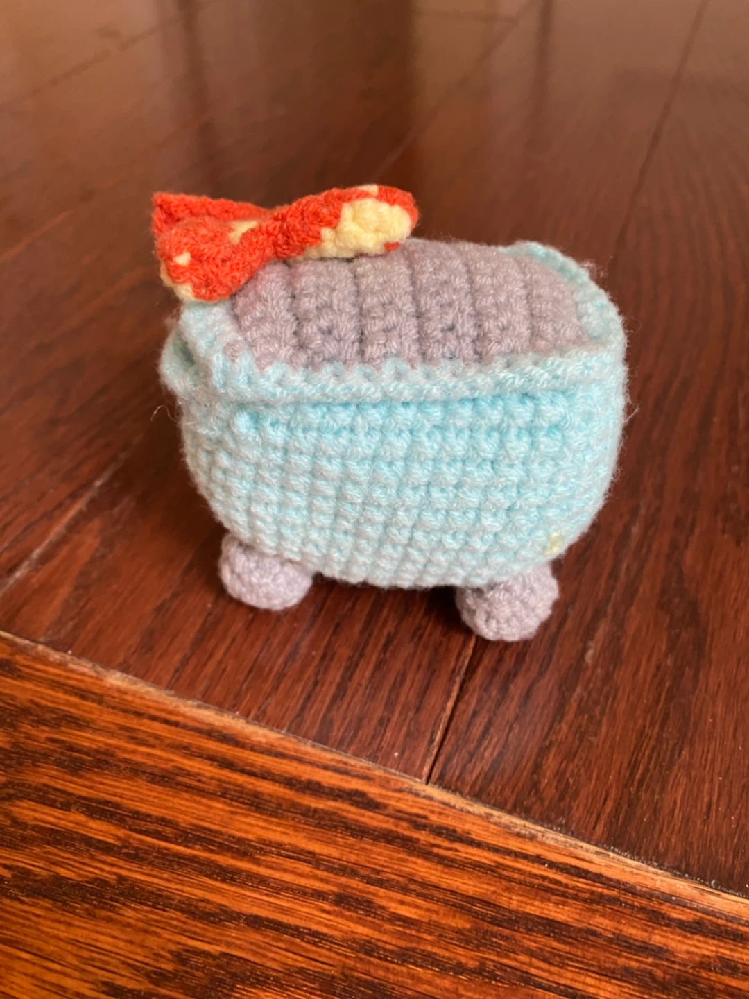 Handmade Crochet "Mom" Gift Item - photo 4