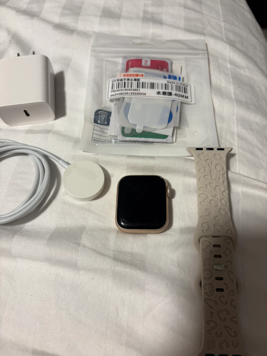 Apple Watch Series 5 40mm GPS Aluminium Case Gold - photo 3