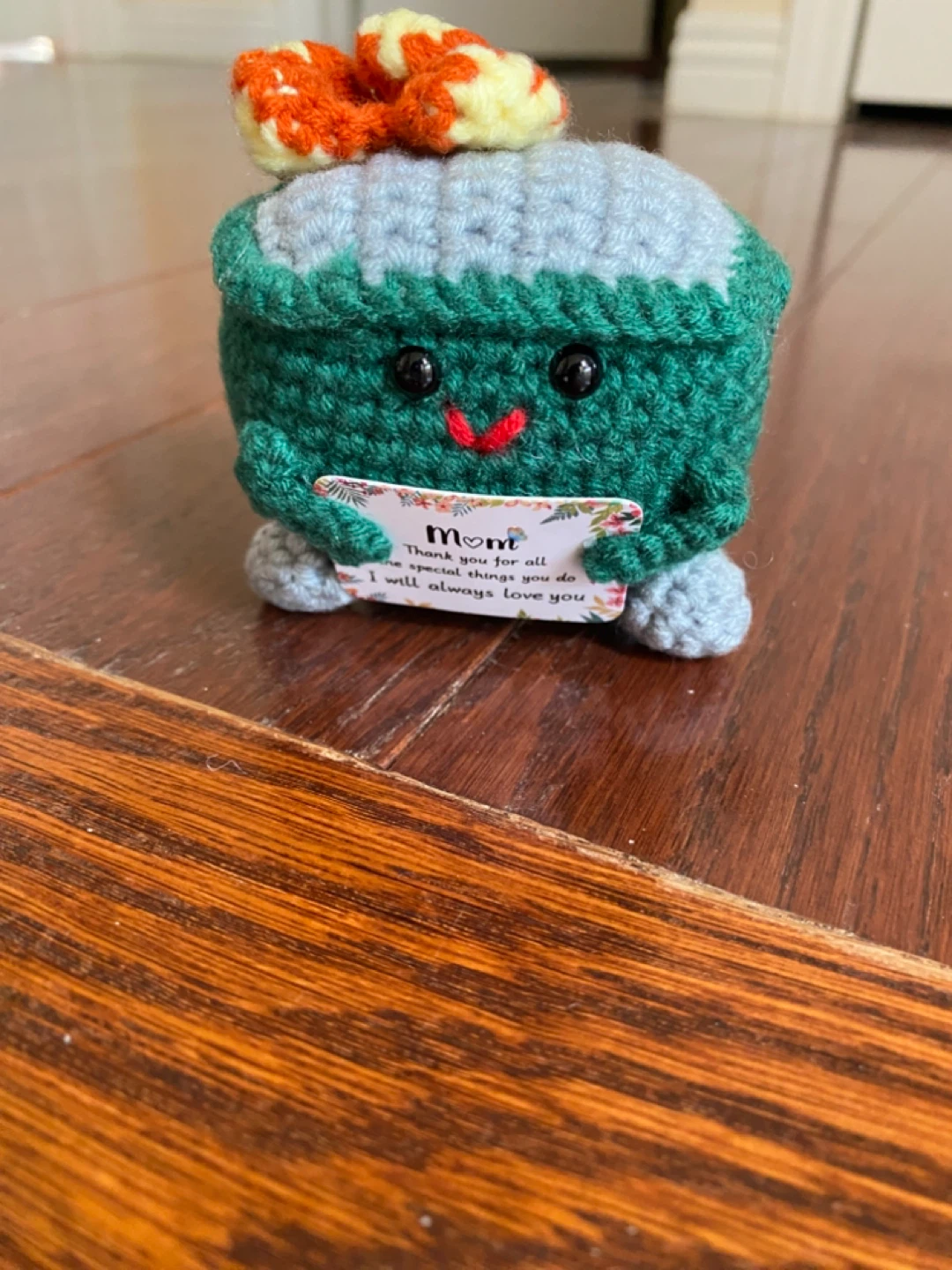 Crocheted "Mom" Gift Figurine - photo 2