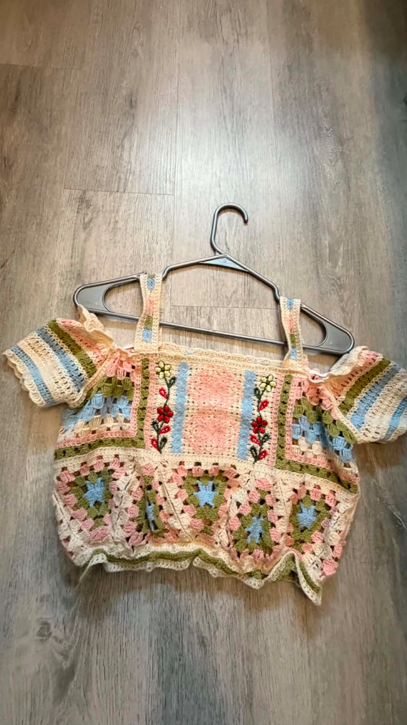 Crochet Cold Shoulder Top - photo 2