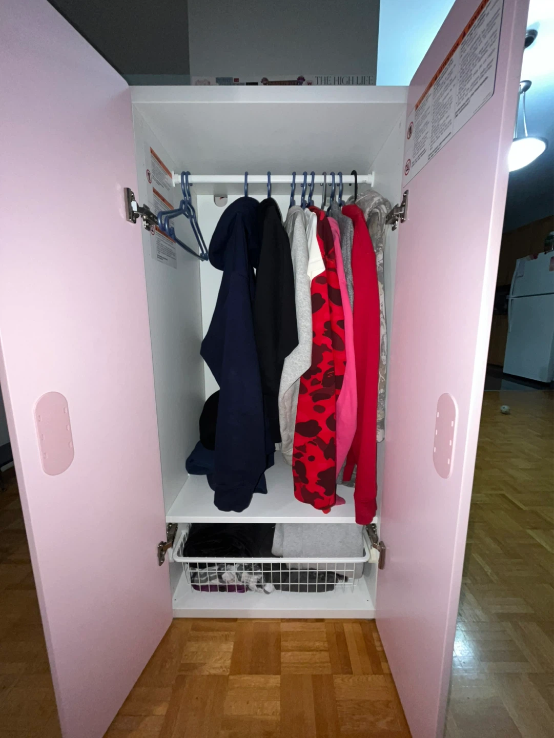 IKEA wardrobe with pink doors - photo 3