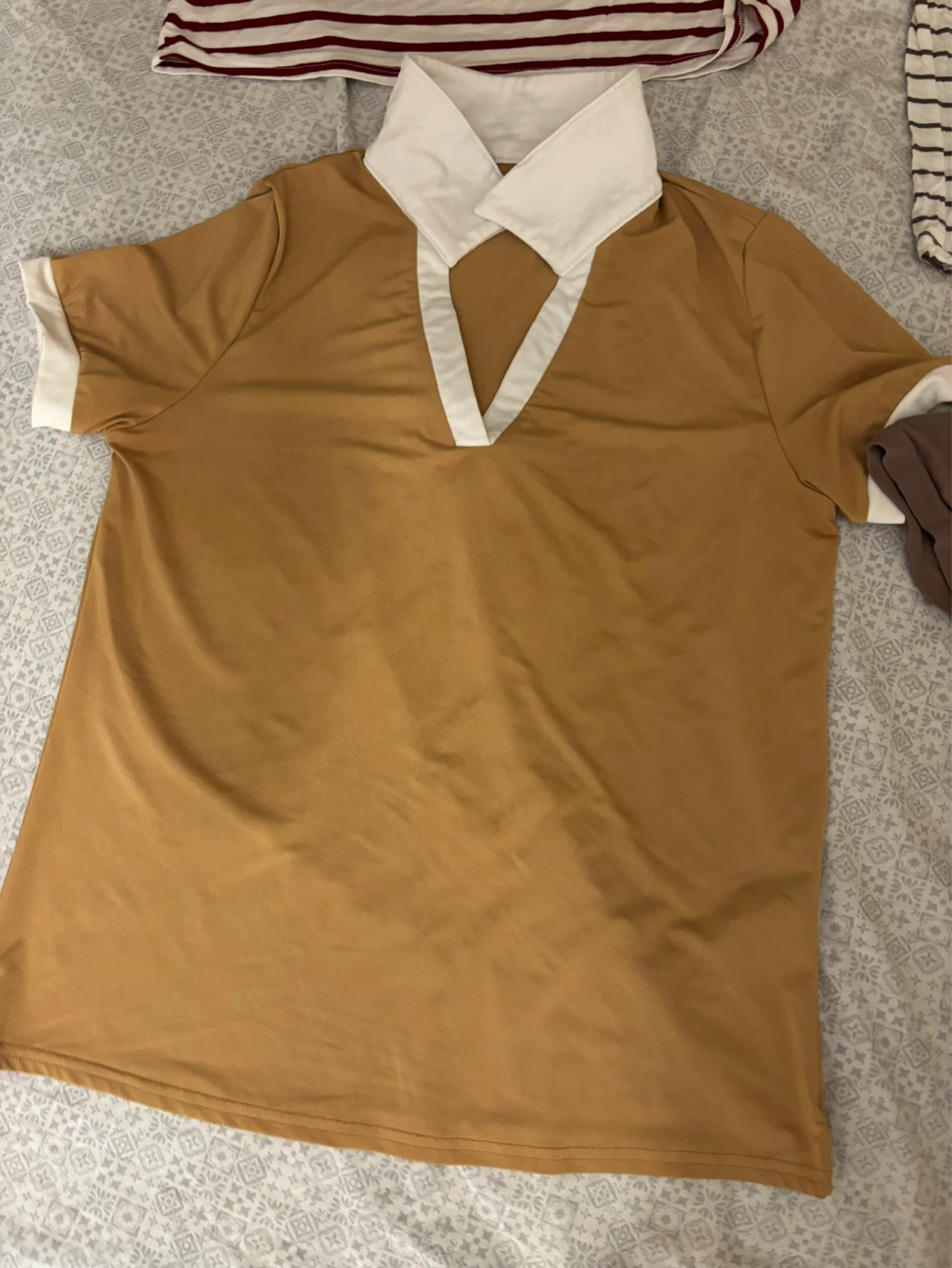 Bundle of 4 summer shirts - photo 2