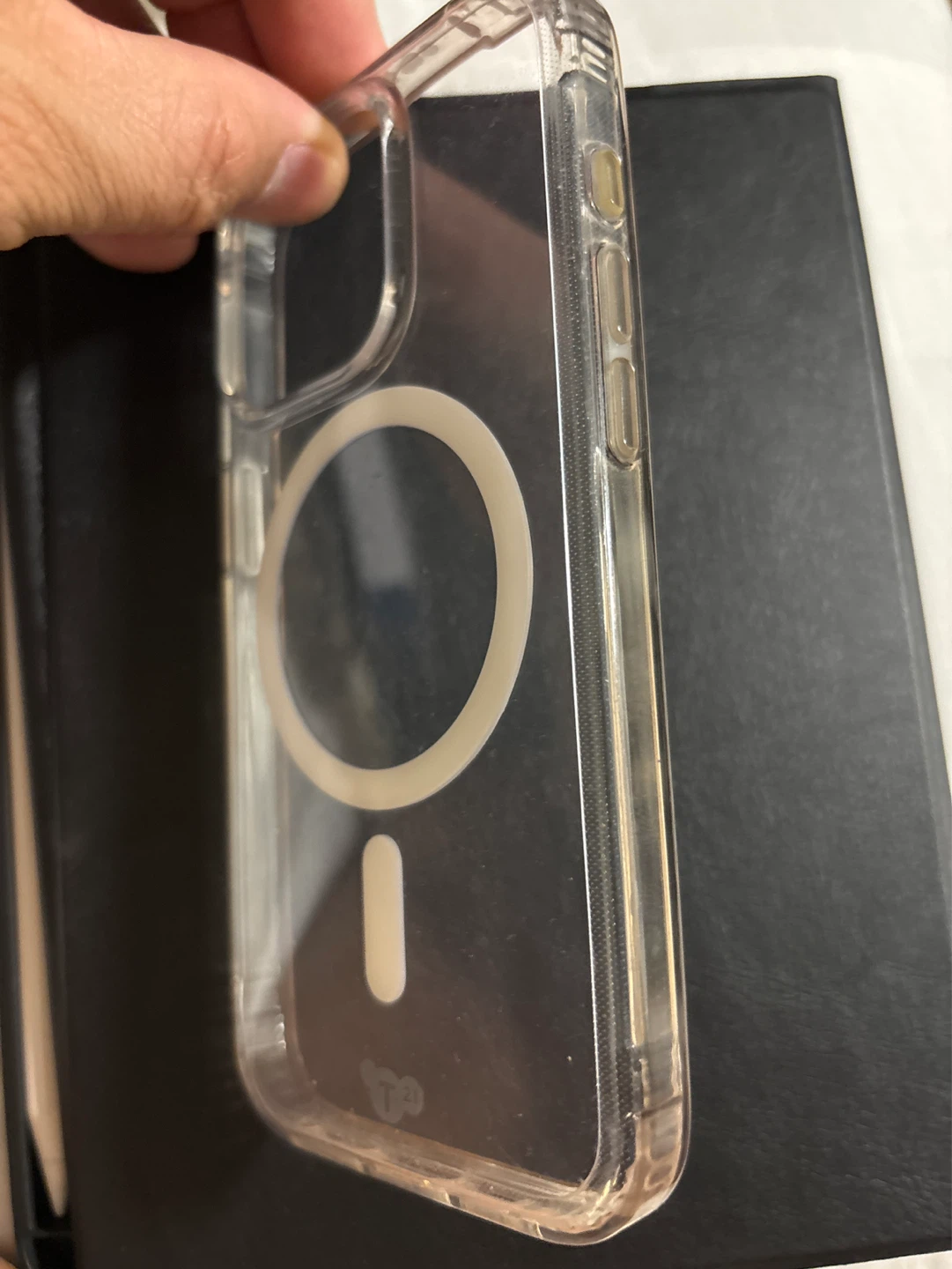 Clear MagSafe iPhone 15 Pro Case - photo 3