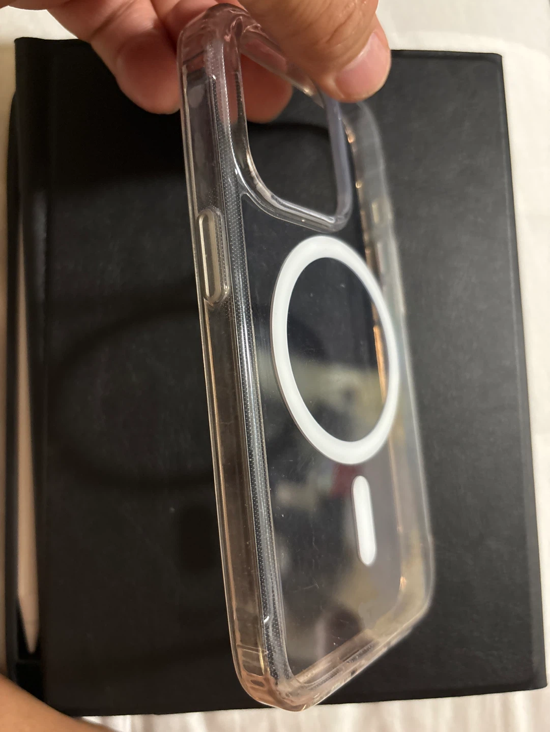 Clear MagSafe iPhone 15 Pro Case - photo 4
