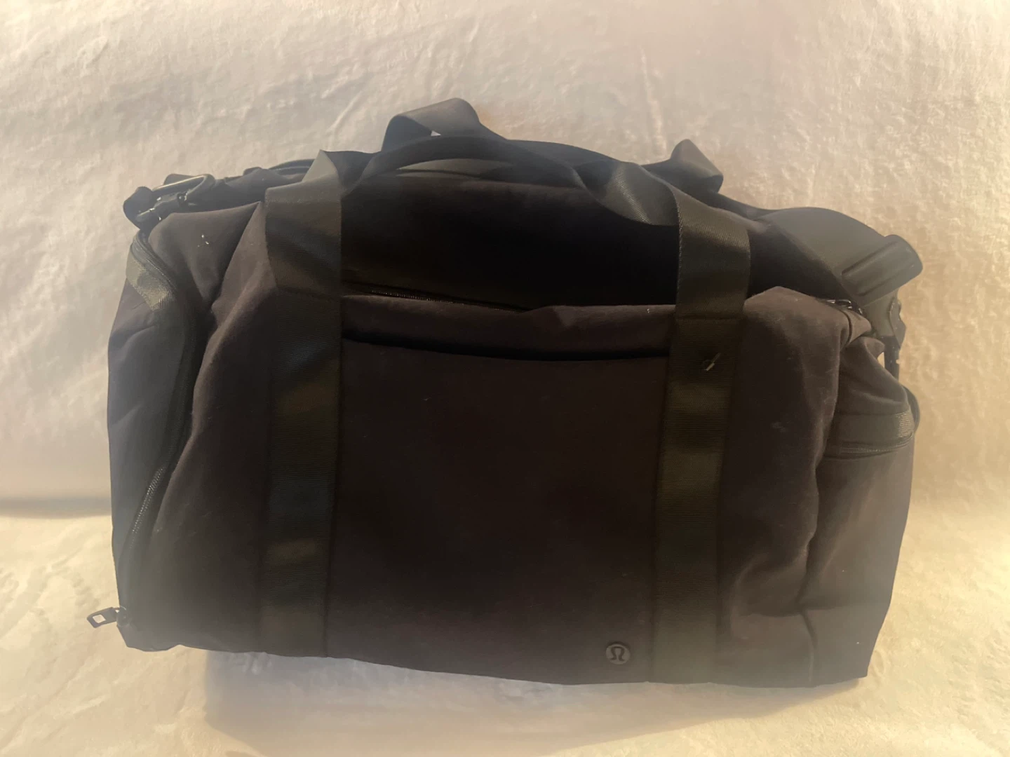 Lululemon Command the Day Duffle Bag Black - photo 3