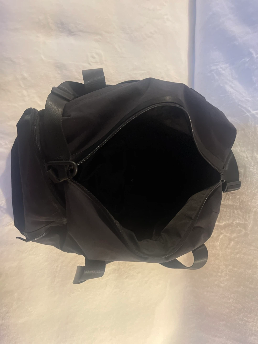 Lululemon Command the Day Duffle Bag Black - photo 2