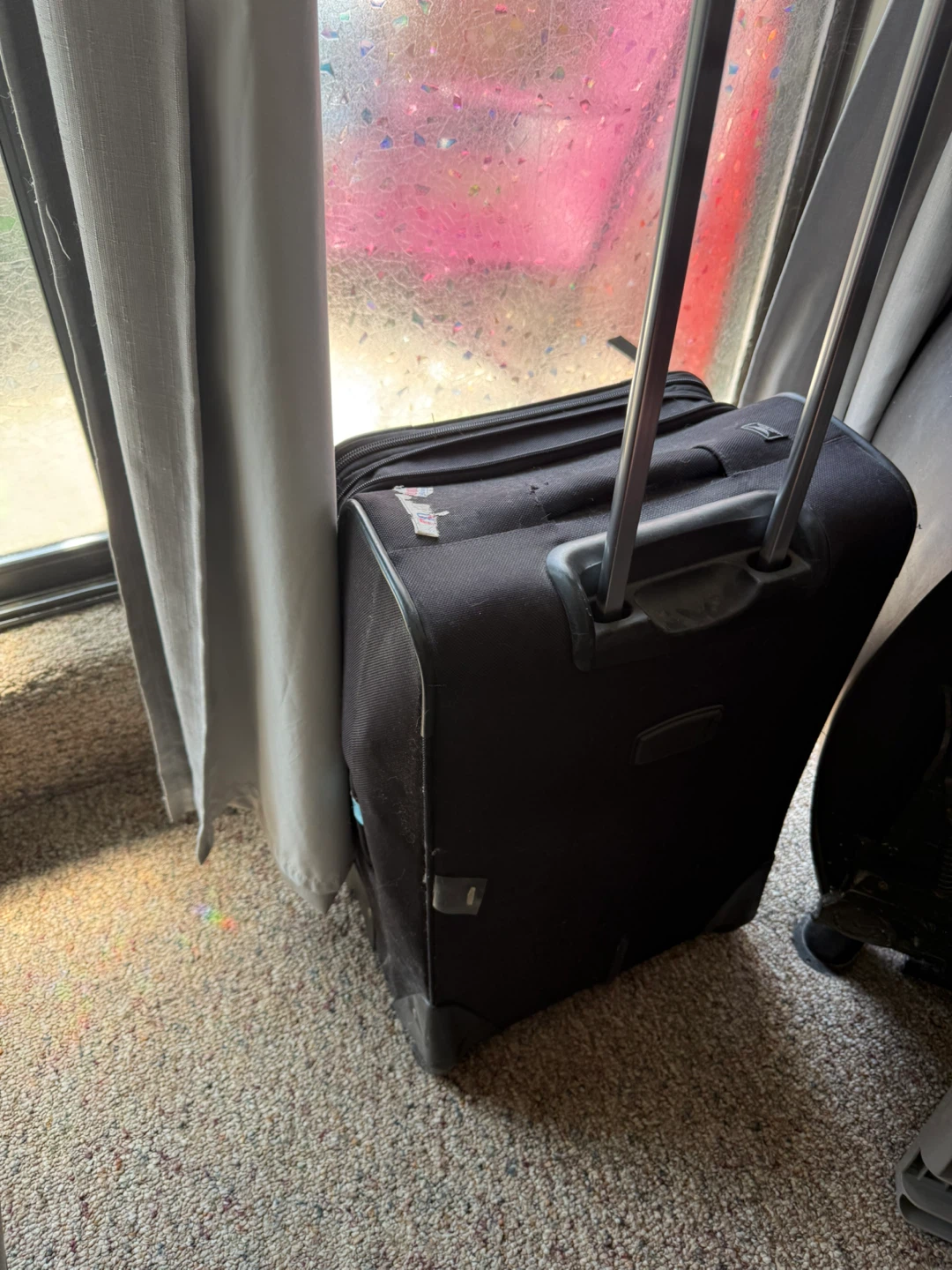Delsey Black Rolling Luggage - photo 2