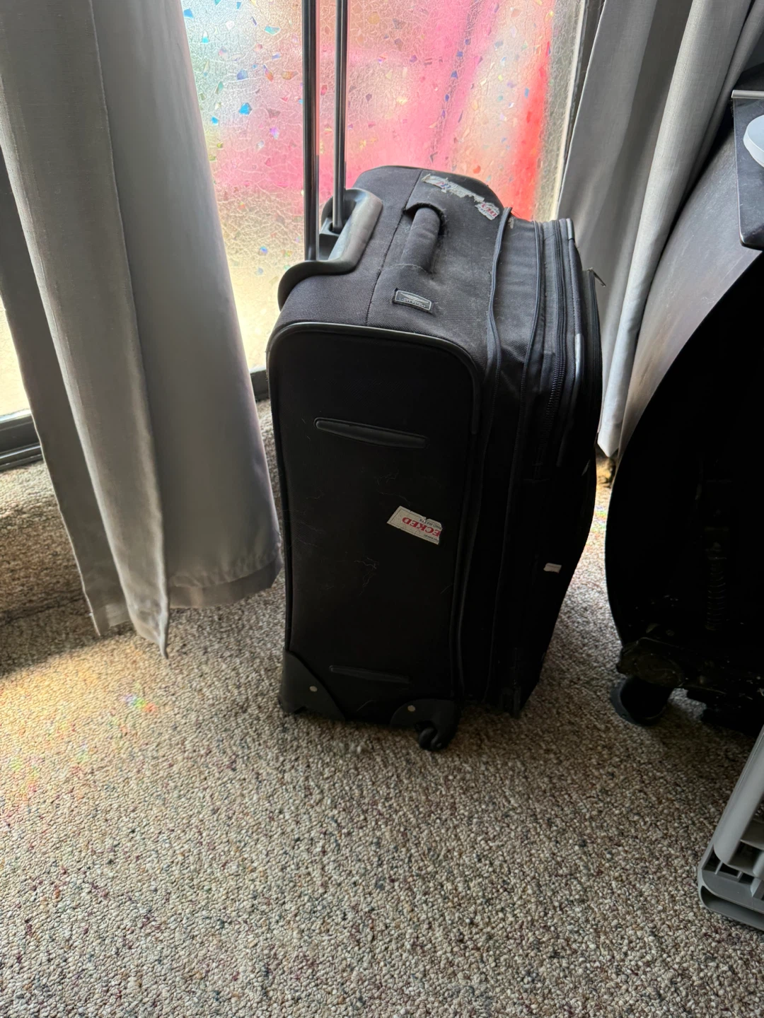 Delsey Black Rolling Luggage - photo 3