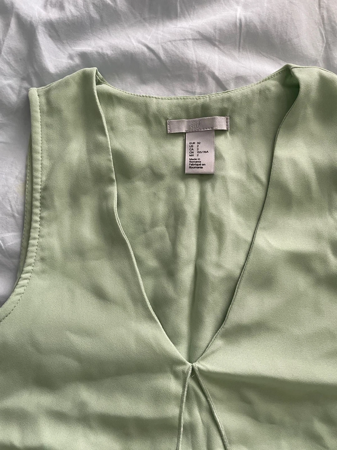 H&M Sleeveless V-Neck Layered Top - Light Green - Size 32 - photo 2