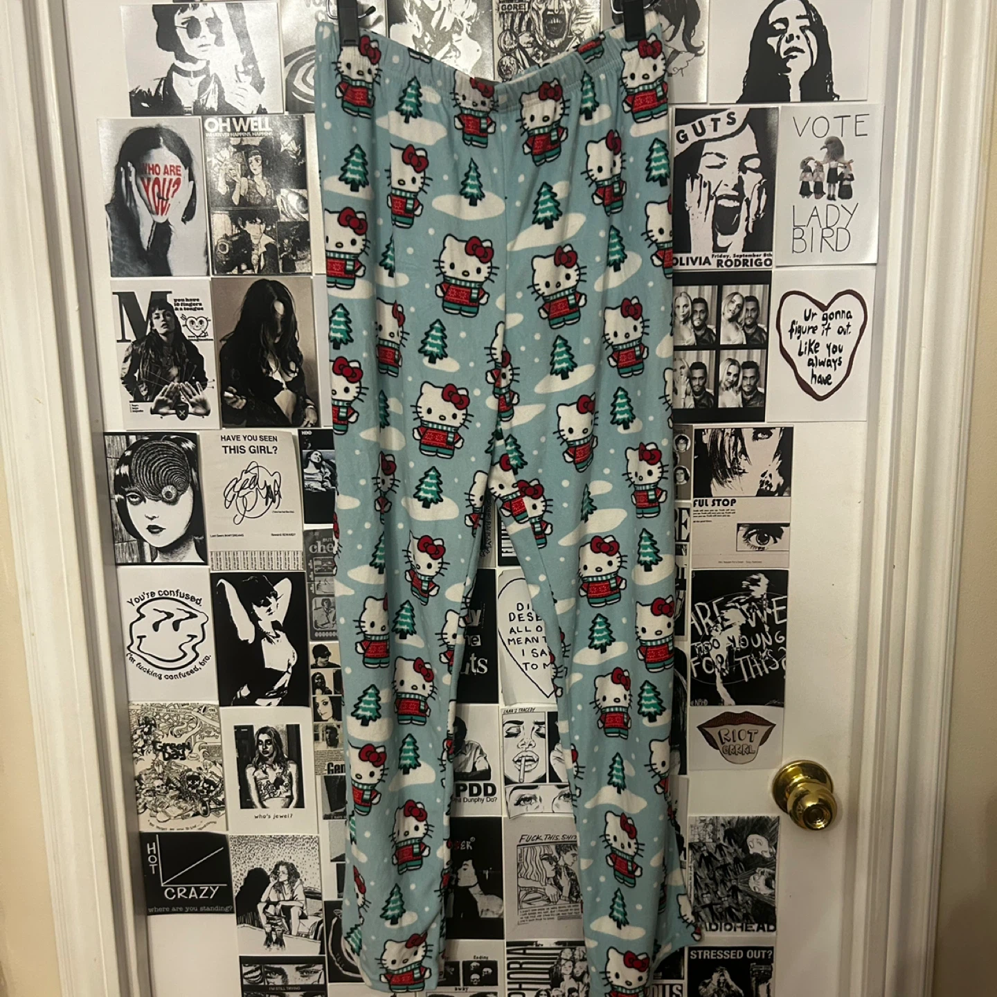 Sanrio Hello Kitty Christmas Pajama Set - photo 2
