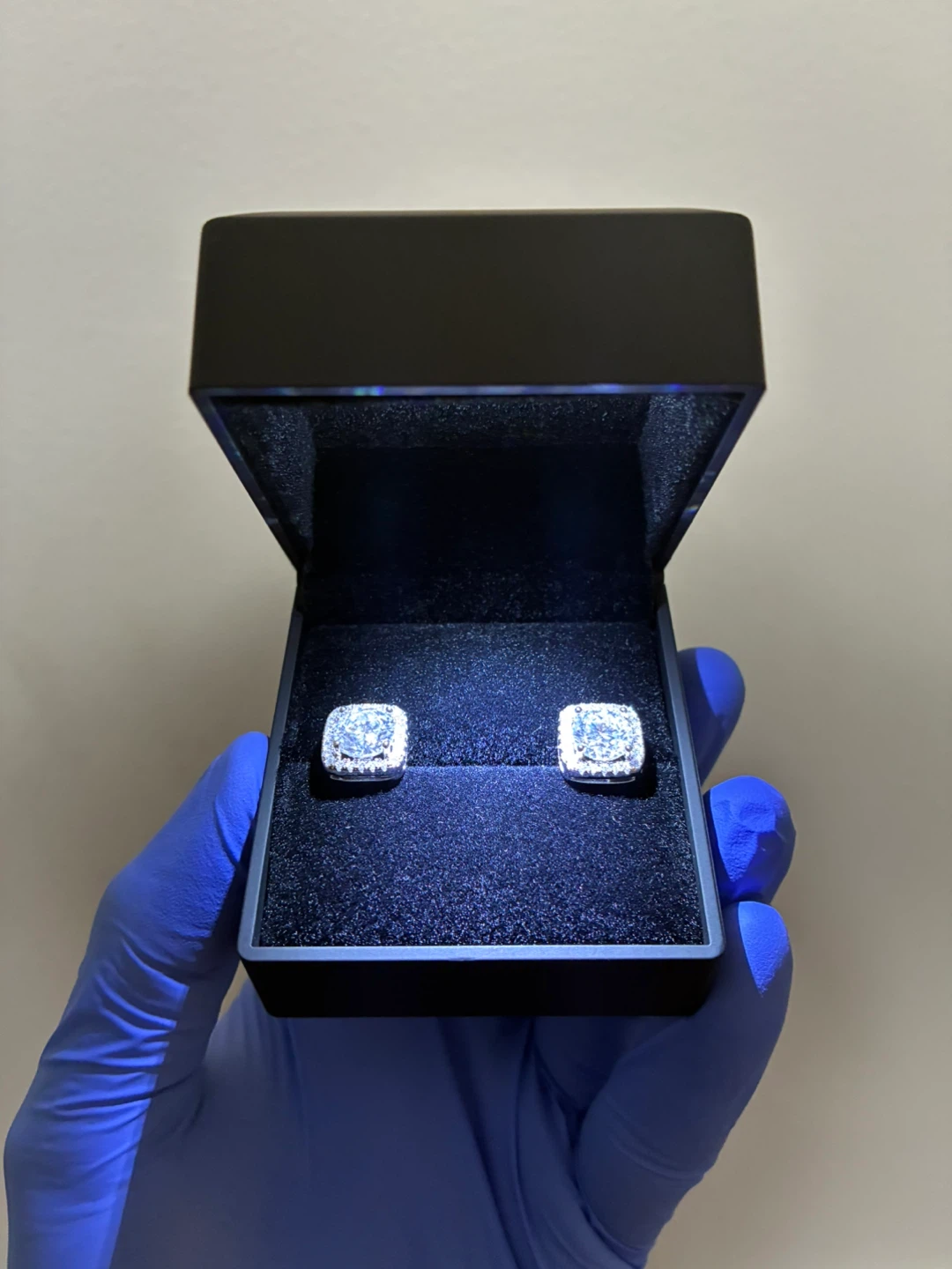 🔥 Stunning 2.0CT Moissanite 💎 Halo Square Stud Earrings 🔥 - photo 2