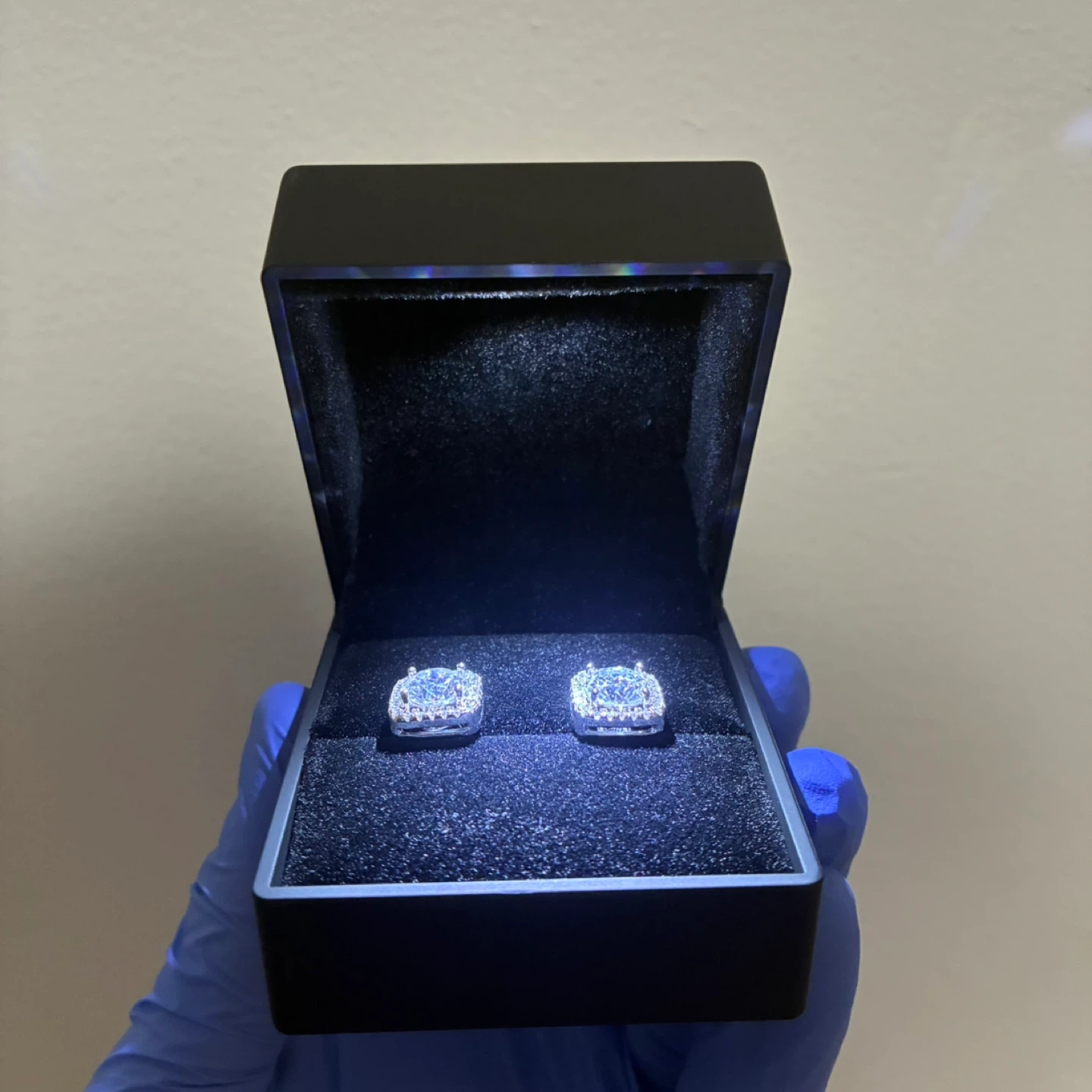 🔥 Stunning 2.0CT Moissanite 💎 Halo Square Stud Earrings 🔥 - photo 4