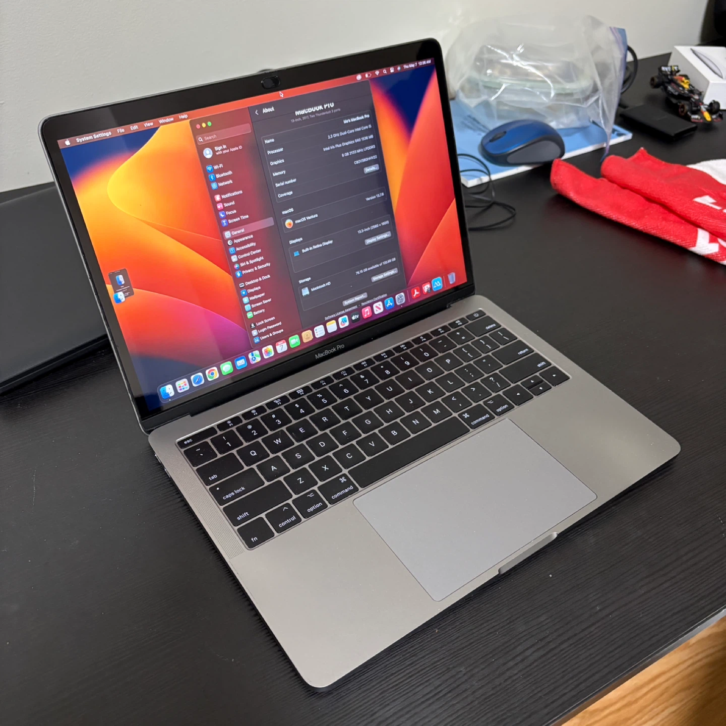 MacBook Pro 13” (2017) • Intel Core i5 • 8GB RAM • 128GB SSD