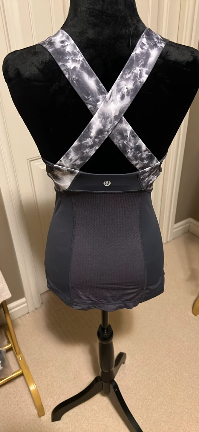 Lululemon Tank Top - photo 4