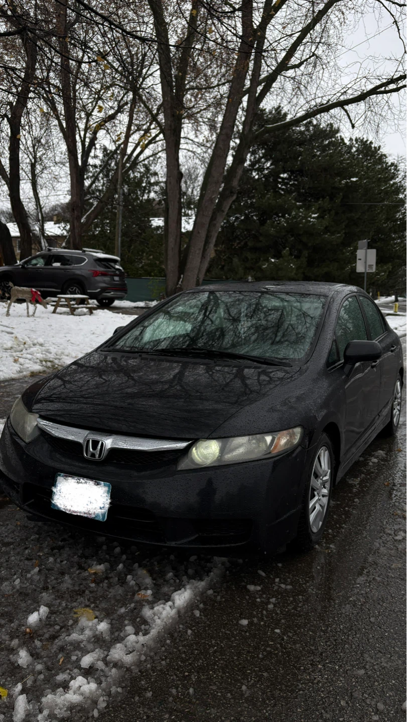 2009 Honda Civic LX Sedan • Automatic • Carfax Available - photo 2