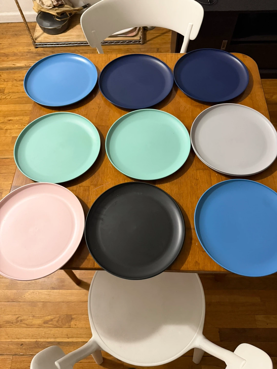 Set of 11 Colorful Dinner Plates (Plastic/Outdoor)