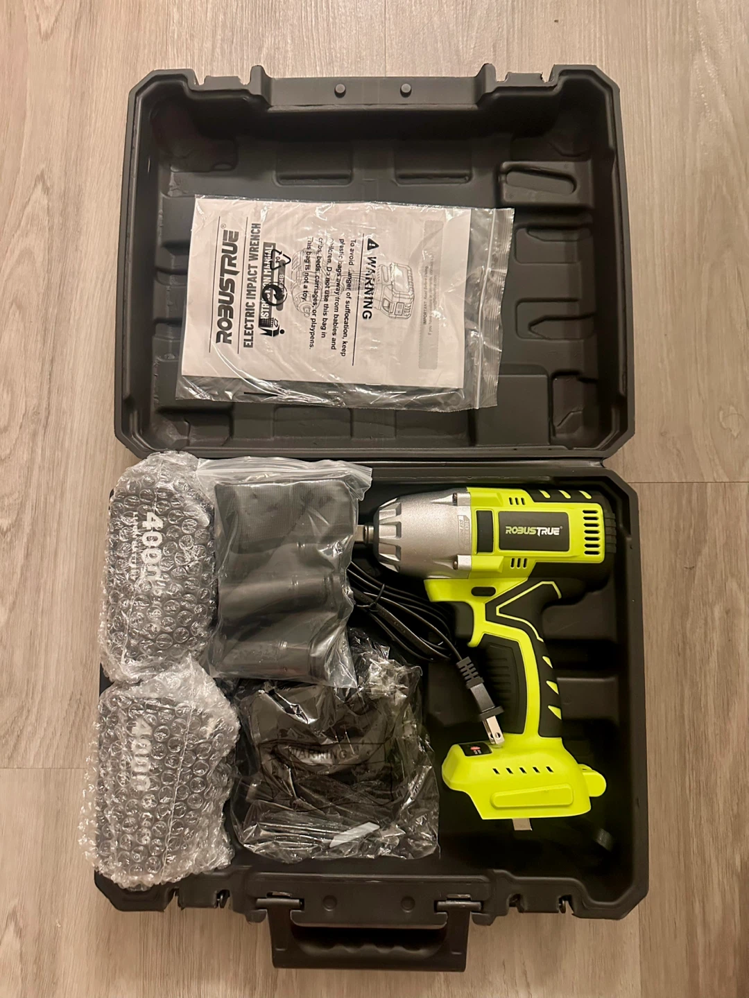 ROBUSTTRUE Cordless Impact Wrench Kit (800Nm)