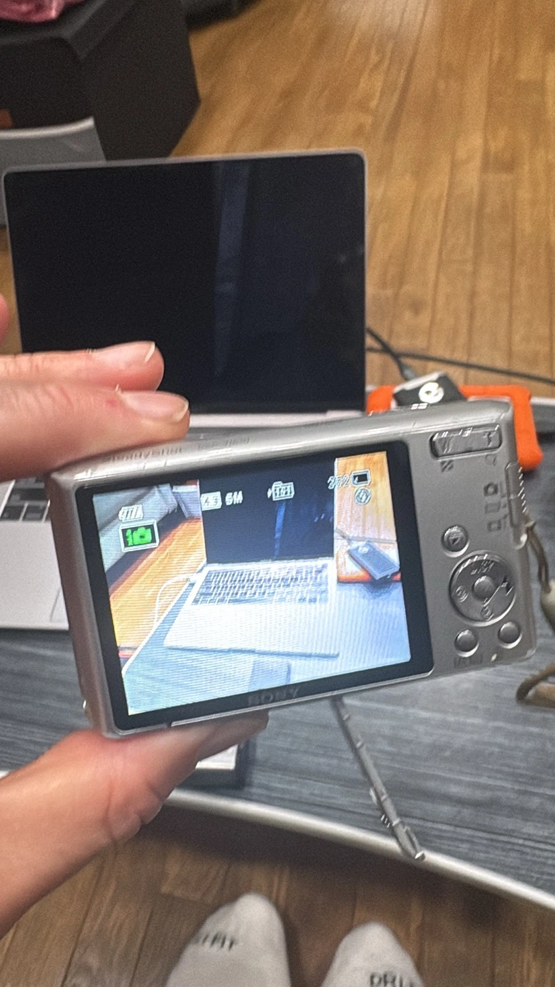 Sony Cyber-shot Digital Camera w/ Charger - photo 2