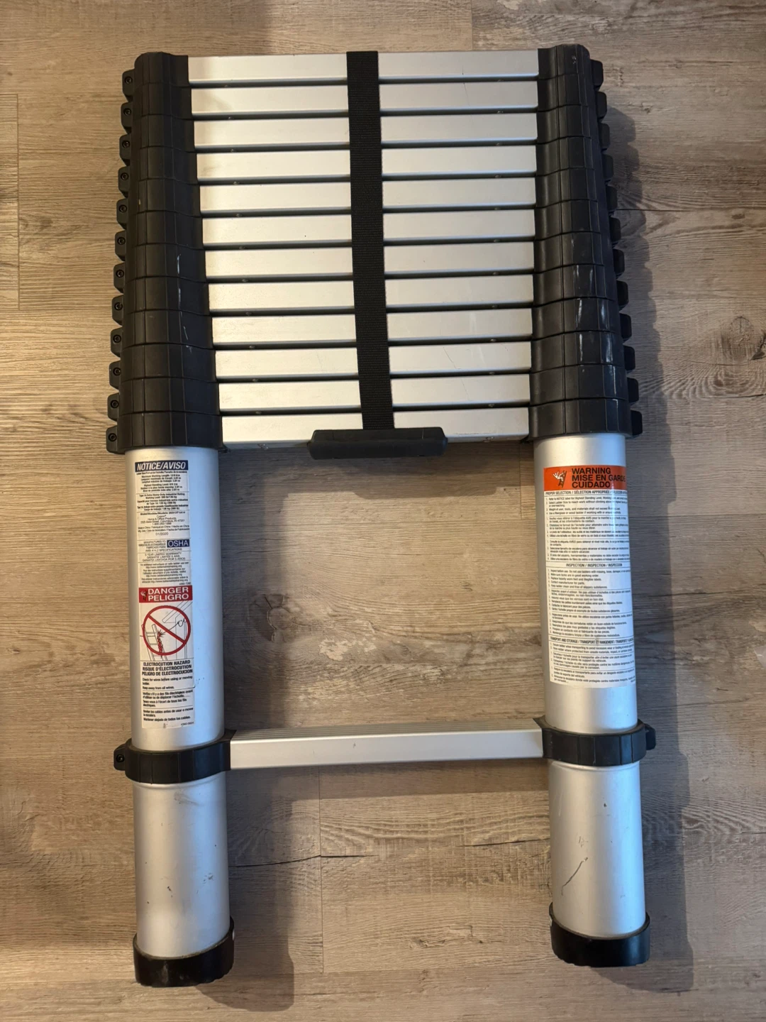 COSCO Telescoping Ladder - photo 2