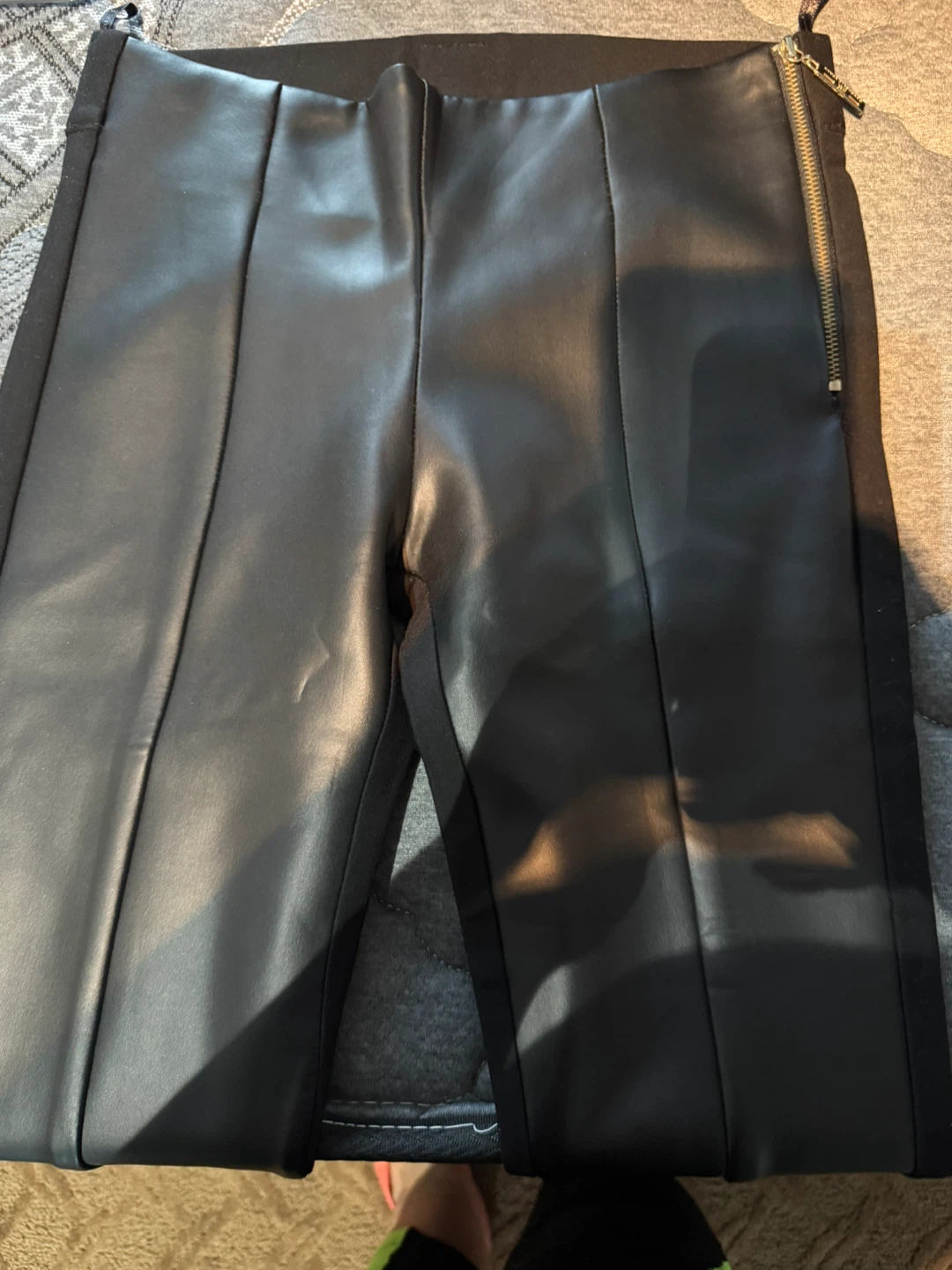 ESTENSIVO Black Faux Leather Pants with Zipper Detail - photo 5