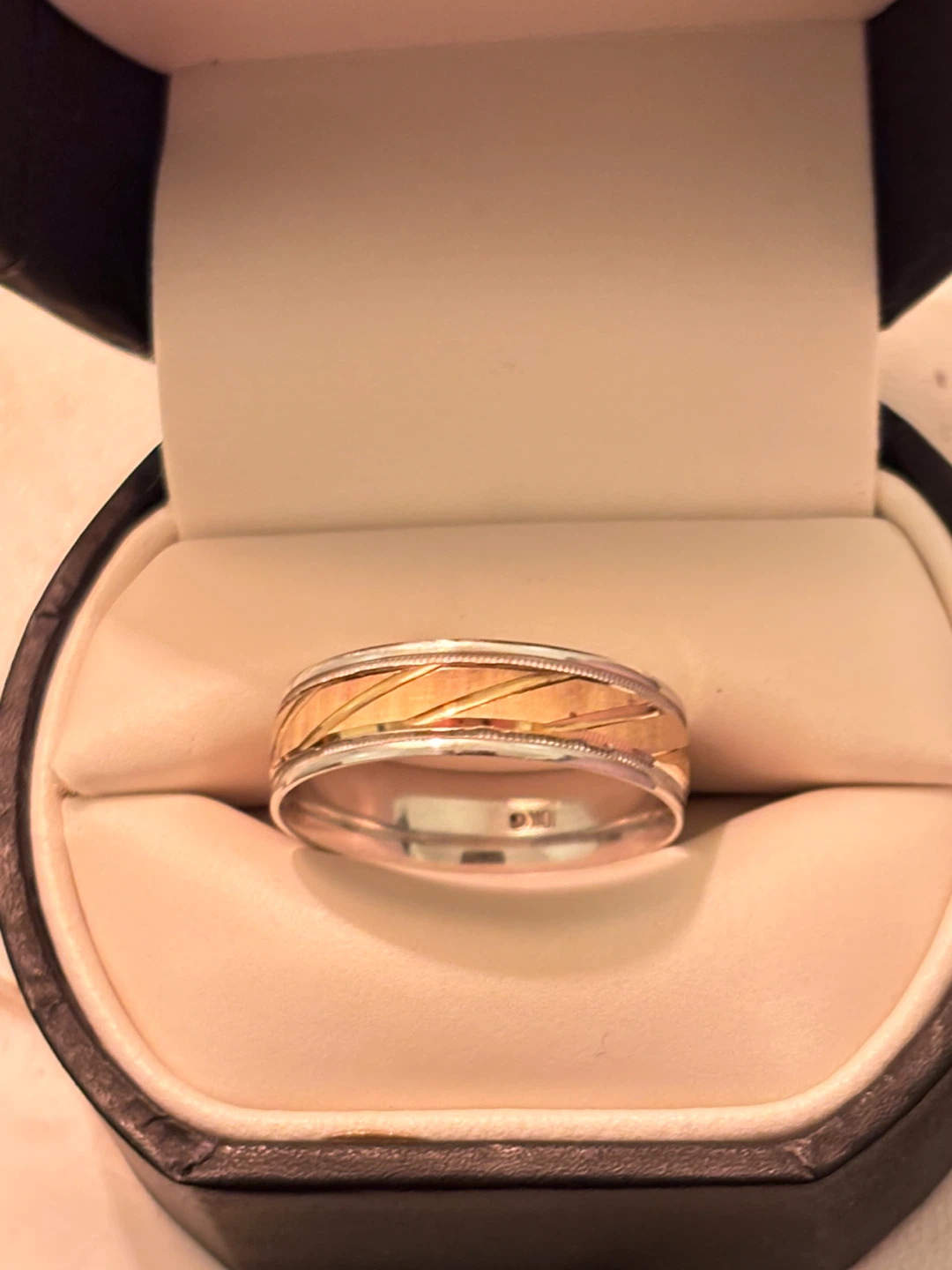 10K Two-Tone Gold Band Ring - photo 3