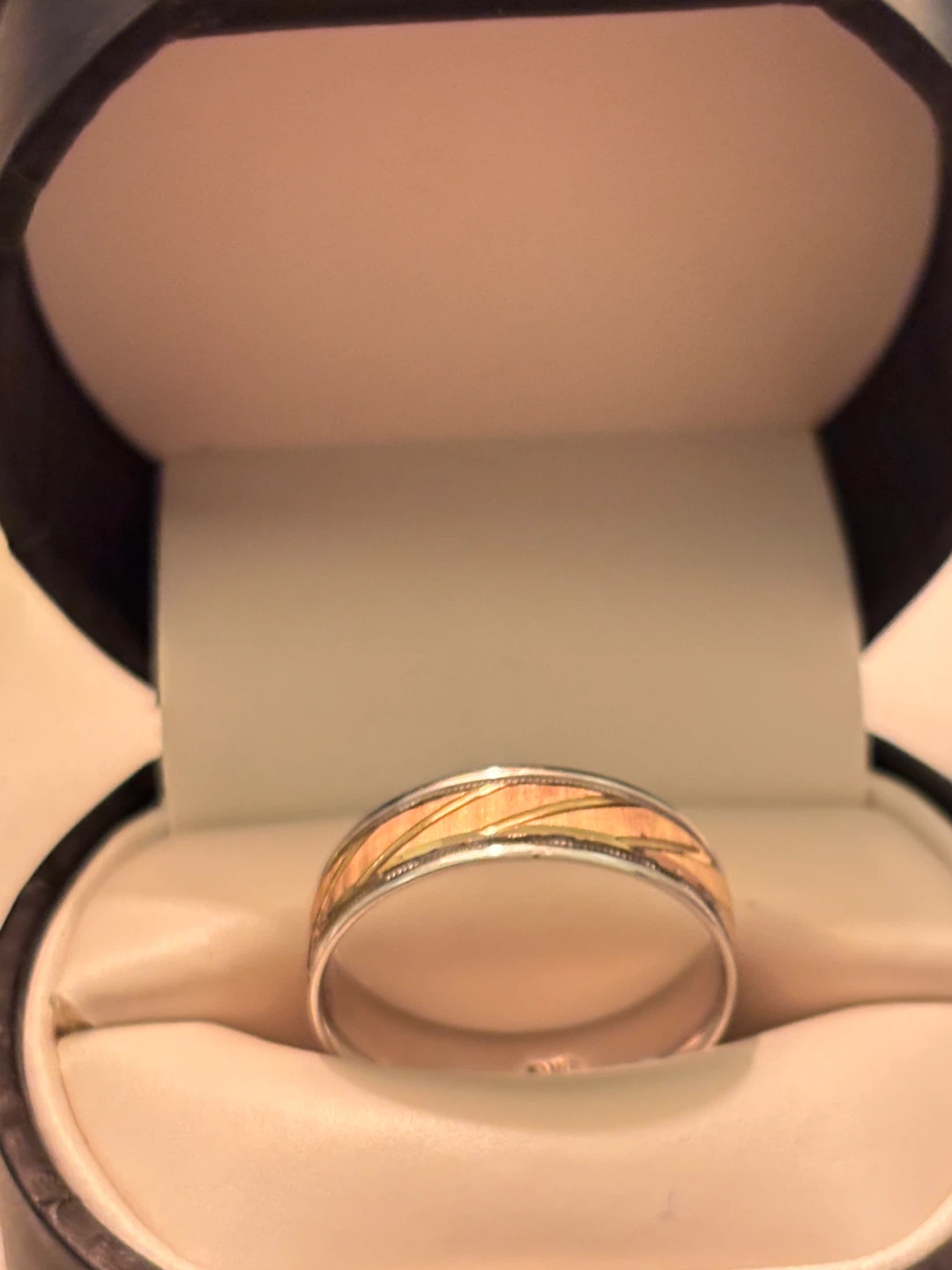 10K Two-Tone Gold Band Ring - photo 4