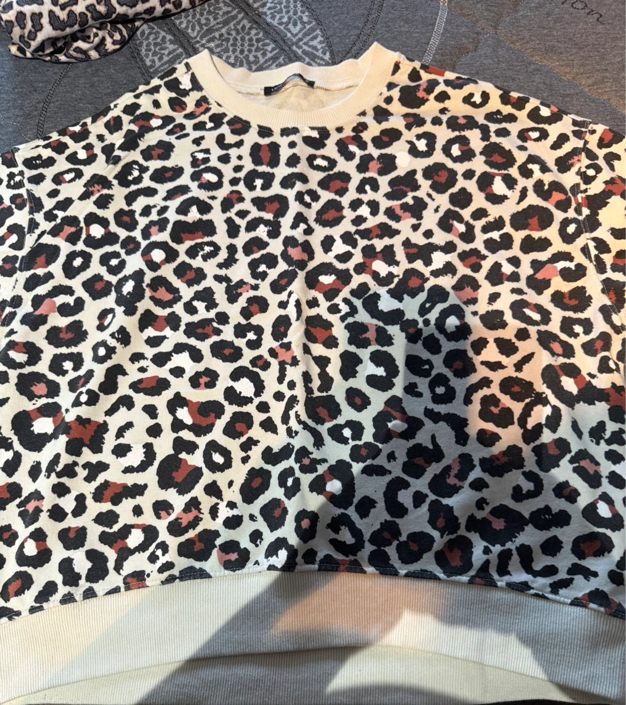 LCWCASUAL Leopard Print Crewneck Sweatshirt Size M