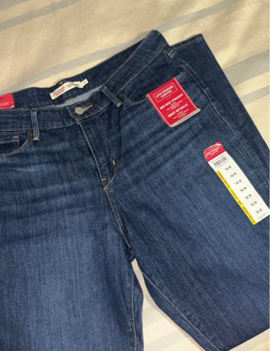 Levi Signature Mid-Rise Straight Jeans