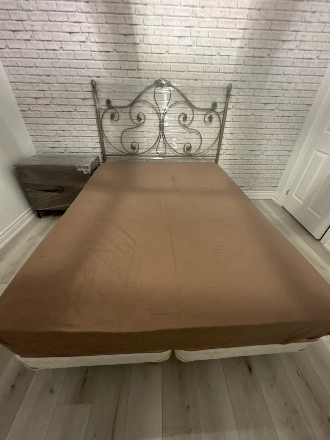 Metal Scroll Headboard and Bed Frame - photo 2