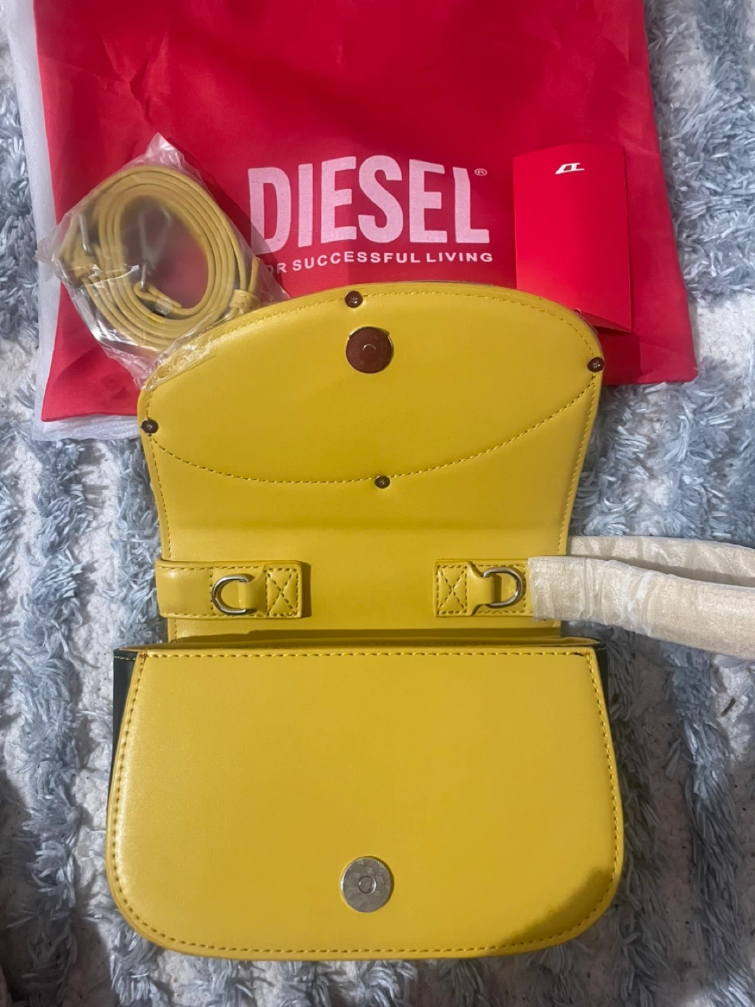 Diesel Hot “ Yellow Shoulder Bag - photo 3