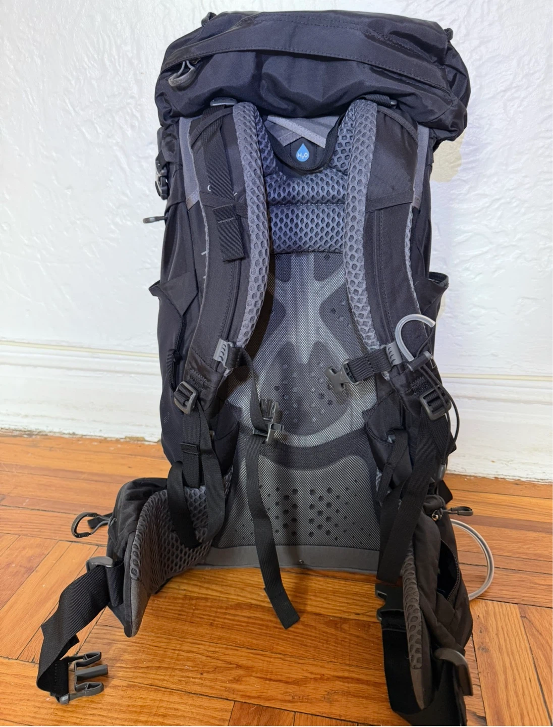 Osprey Kyte 38 Hiking Backpack -Like new - photo 2