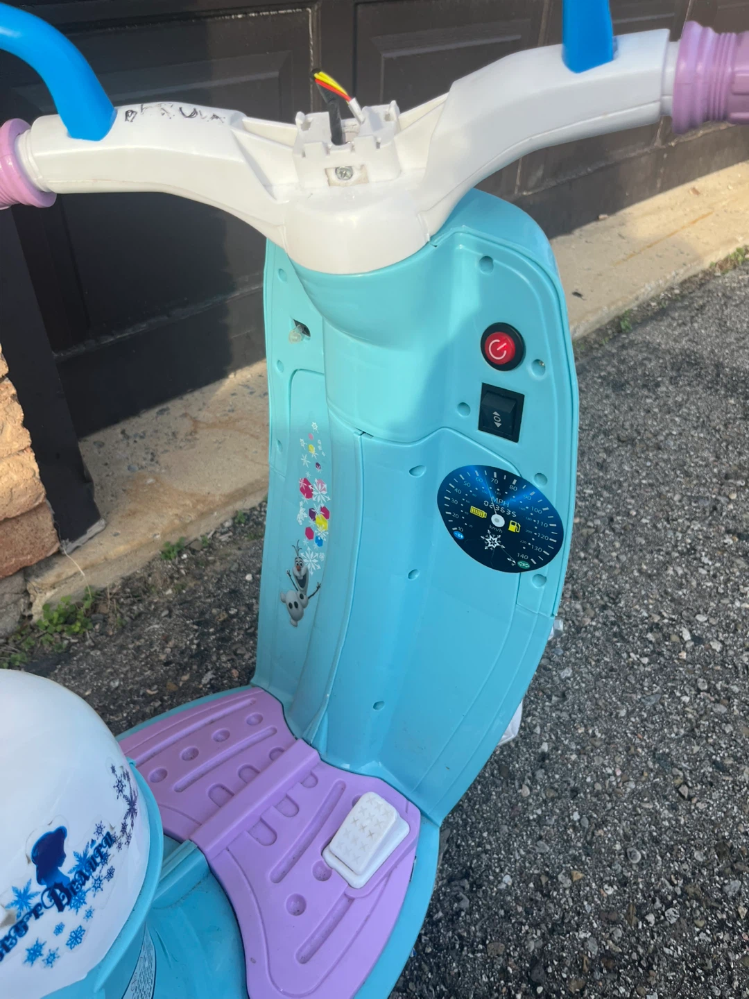 Frozen Ride-On Scooter for Kids - photo 3