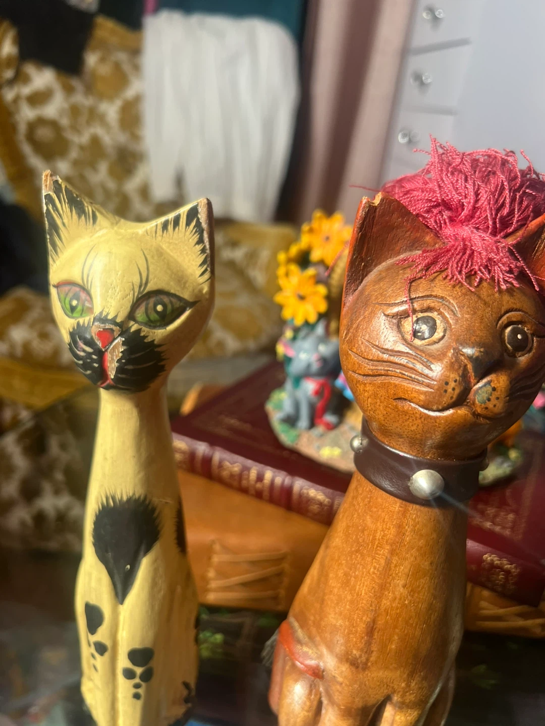 Set of 2 Wooden Cat Figurines - photo 2