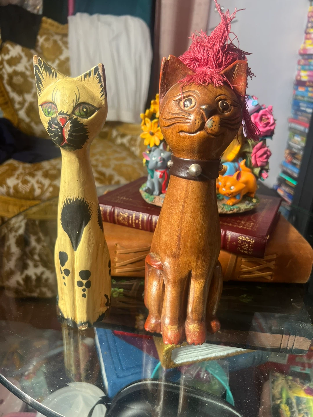 Set of 2 Wooden Cat Figurines