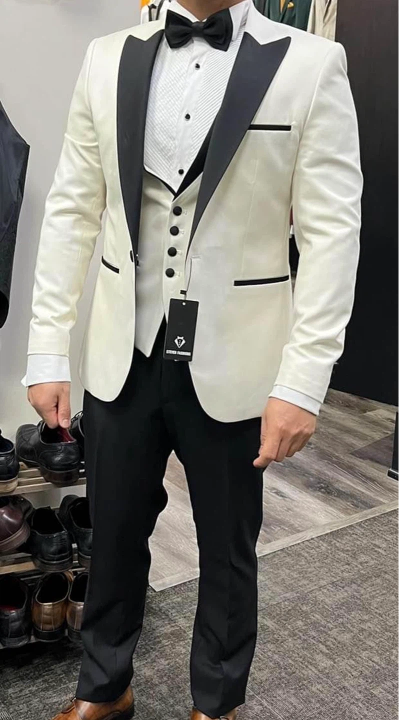 Steven Fashions White Tuxedo Jacket - Size 50
