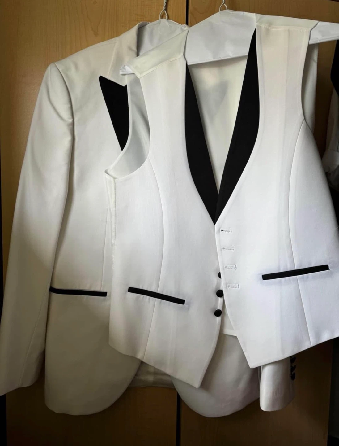 Steven Fashions White Tuxedo Jacket - Size 50 - photo 2